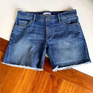 ANN TAYLOR LOFT Women’s Jeans Shorts Frayed Hem Denim Shorts in Blue Size 27 /4